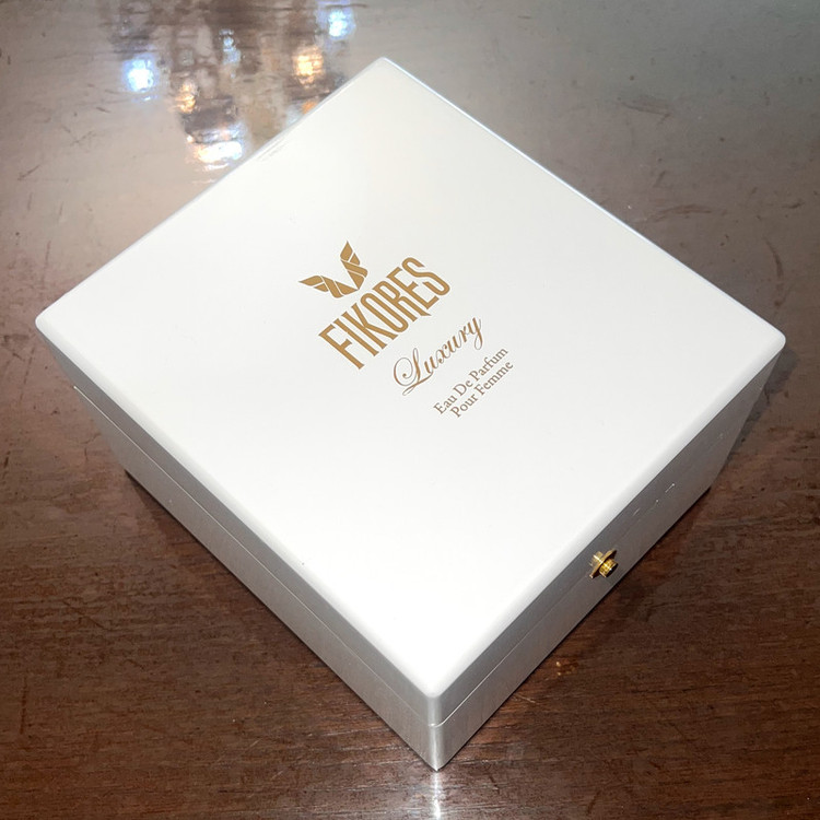 ادو پرفیوم زنانه فیکورس مدل Luxury Hearty حجم 100 میلی لیتر