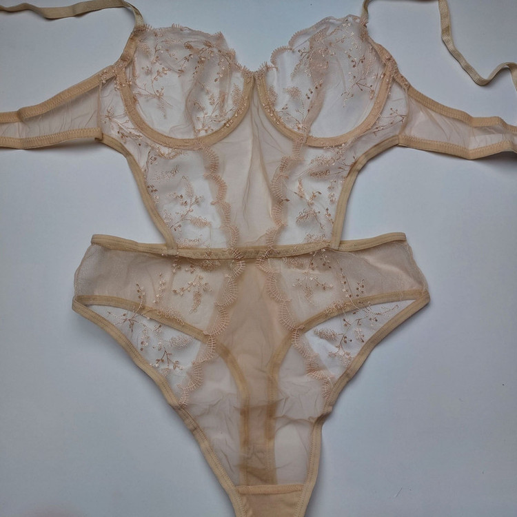لباس خواب زنانه برتا مدل توری فنردار کد 2300C