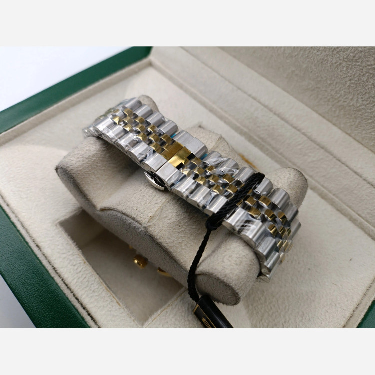 ساعت سیکو دو رنگ طلایی صفحه مشکی طرح سه موتور 5748 تک مردانه
