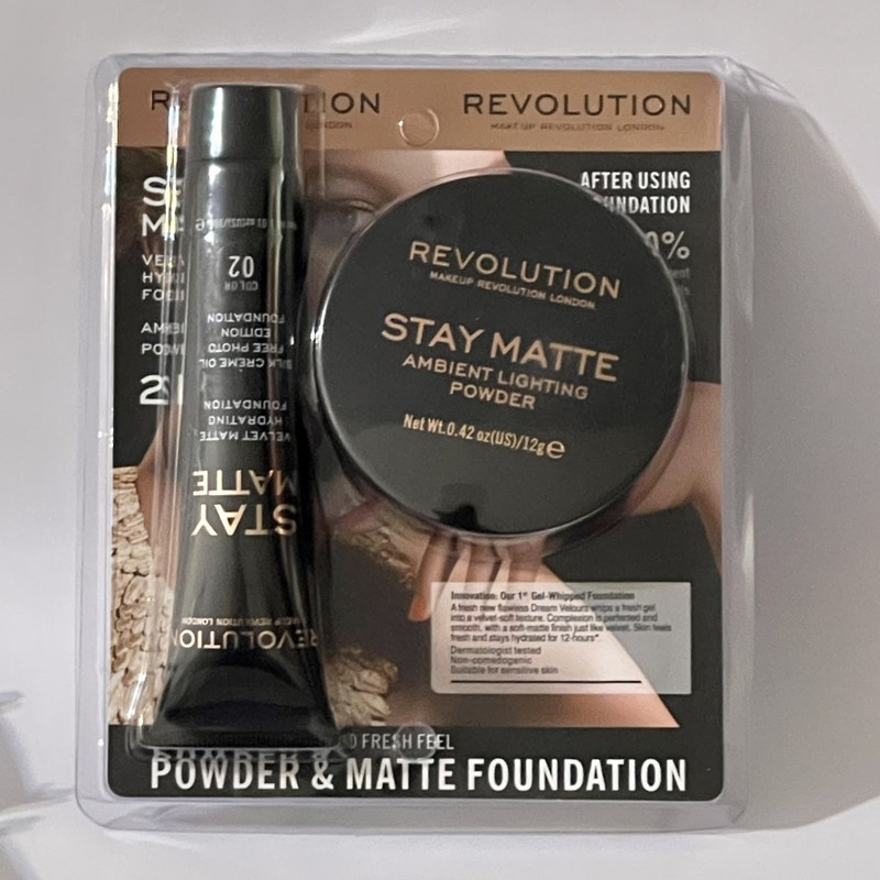 مجموعه آرایش صورت رولوشن مدل STAY MATTE بسته 2 عددی