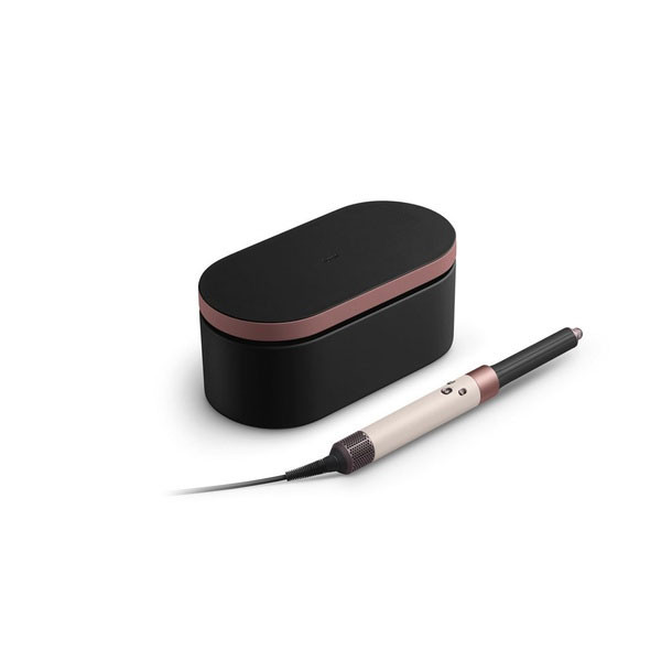 سشوار برسدار حالتدهنده 1300 وات دایسون مدل Airwrap id HS08 Straight+Wavy، موتور BLDC، وزن 630 گرم، دارای سری شانهدار، سری برسدار گرد پهن، کیف نگهدارنده، خشککن ملایم، متمرکزکننده باریک، متمرکزکننده پهن با ویژگی فرکنندگی، صافکنندگی، حجمدهندگی