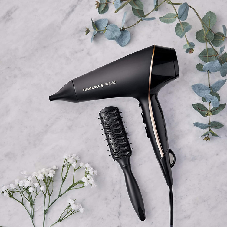 سشوار حرفهای 2400 وات رمینگتون مدل AC9140B Proluxe، موتور AC، وزن 300 گرم، دارای سری متمرکزکننده با ویژگی صافکنندگی، با قابلیت باد سرد، عملکرد توربو، فناوری تولید یون