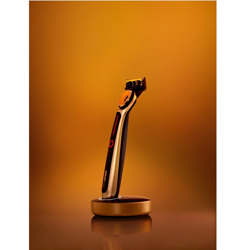 خودتراش ژیلت مدل Labs Heated Razor به همراه تیغ یدک