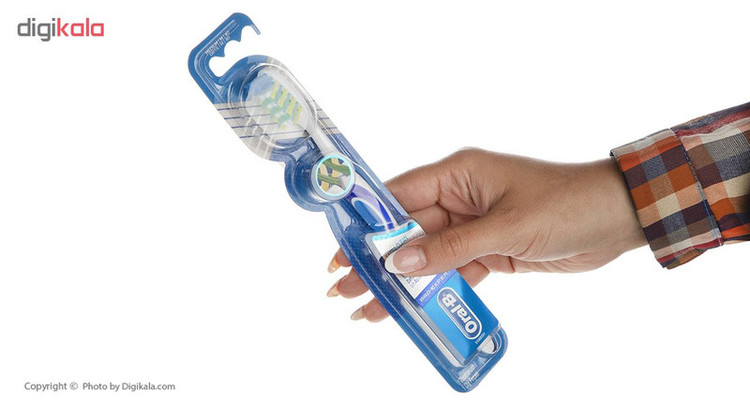 مسواک اورال-بی سری Pro Expert مدل Extra Clean با برس متوسط