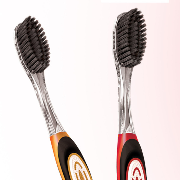 مسواک کانفیدنت مدل Golden Charcoal با برس نرم