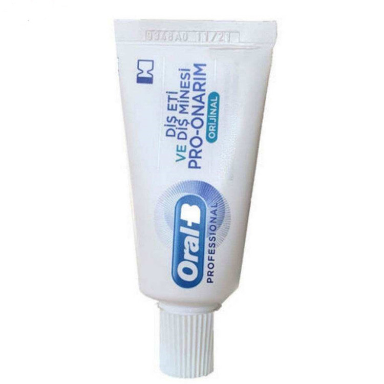 مسواک اورال-بی مدل Pro-Expert با برس متوسط بسته 2 عددی به همراه خمیر دندان مدلOnarim حجم 15 میلی لیتر