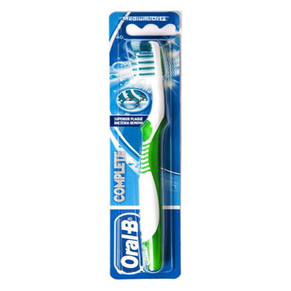 مسواک اورال-بی مدل Advantage Complete Clean با برس متوسط